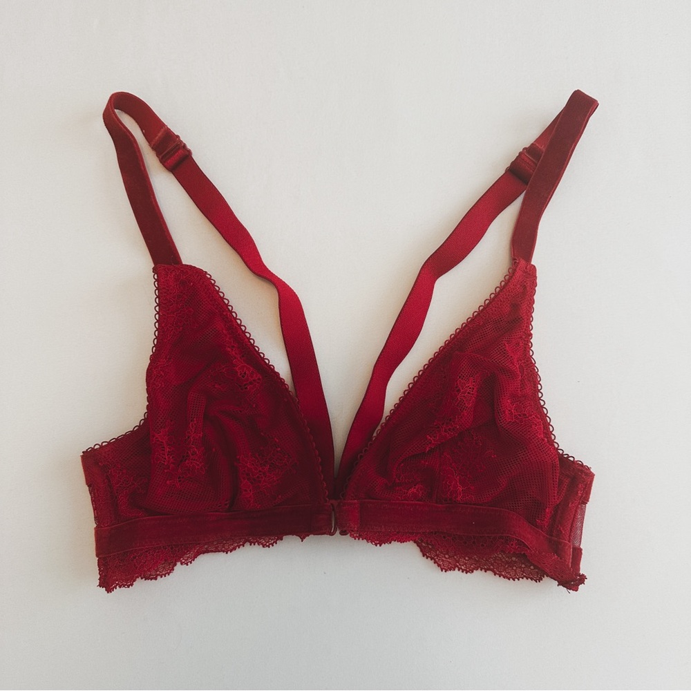 Victoria Secret || XS Red Lace Bralette